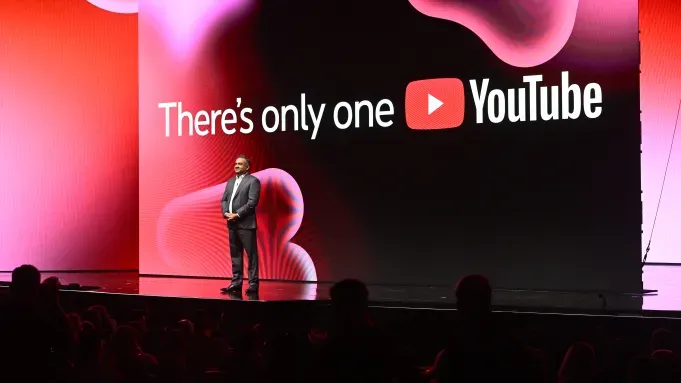 YouTube 成全球营收最高媒体公司，全年广告收入超过四家媒体总和